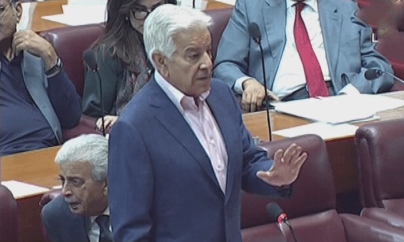 ہم کس زبان پر یقین کریں؟ خواجہ آصف کا سوال