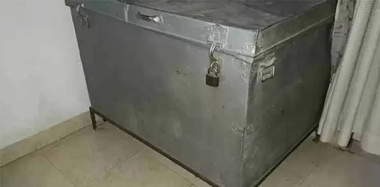 گھر کی چھت پر صندوق سے دو بچوں کی لاشیں برآمد
